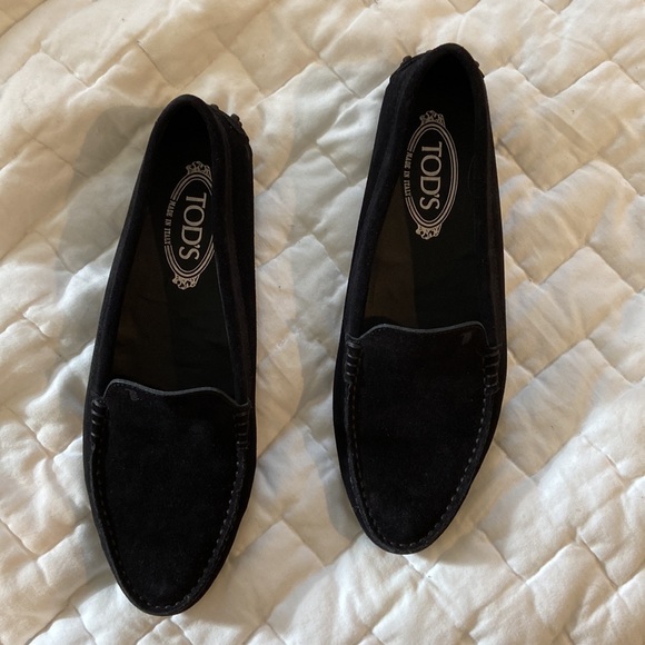 Tod’s black Suede Loafers! Amazing condition, *would fit a size 9* - Picture 5 of 10